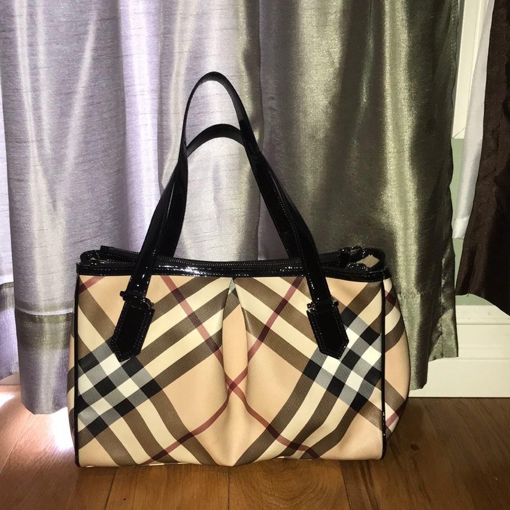 Burberry purse/handbag in excellent condition